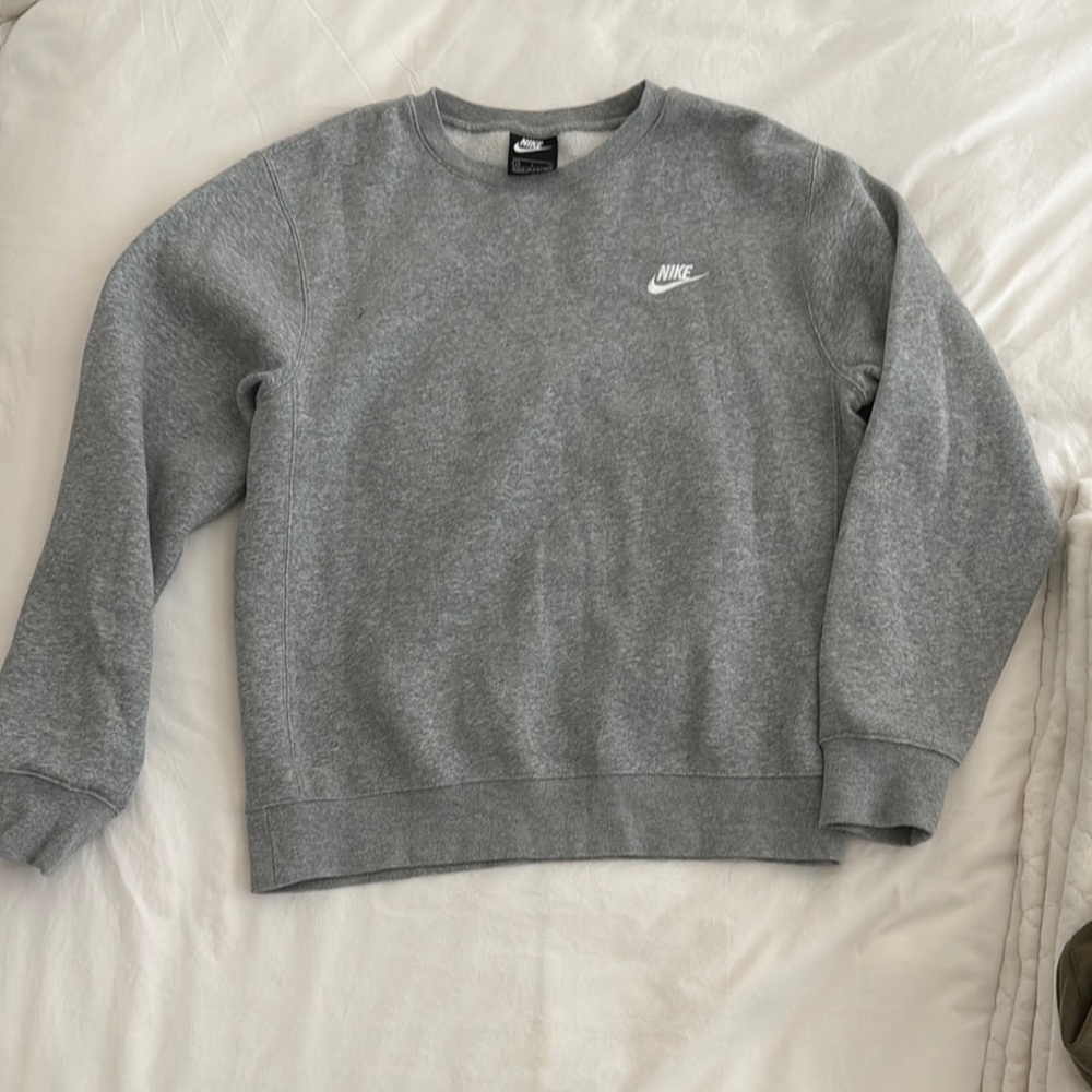 Nike Men's Grey Sweater